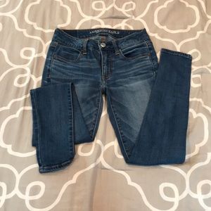 American Eagle medium wash super stretch jeggings